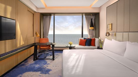 Superior Ocean View - King Bed