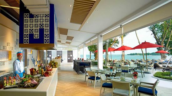 Ocean view at Amaya Food Gallery