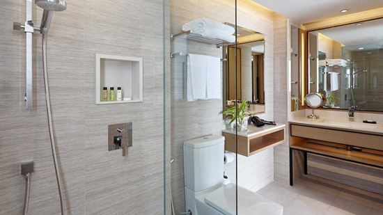 Bathroom in Two Bedroom Suite Ocean Coral Lounge
